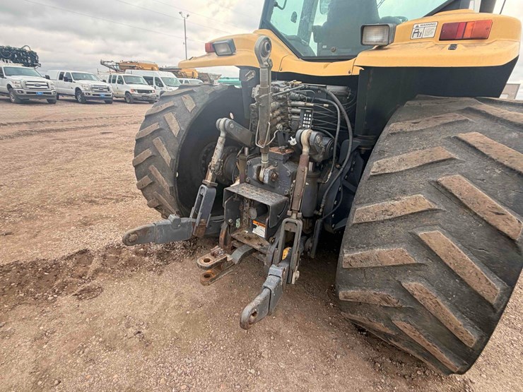 2005-challenger-55-track-tractor-image-40