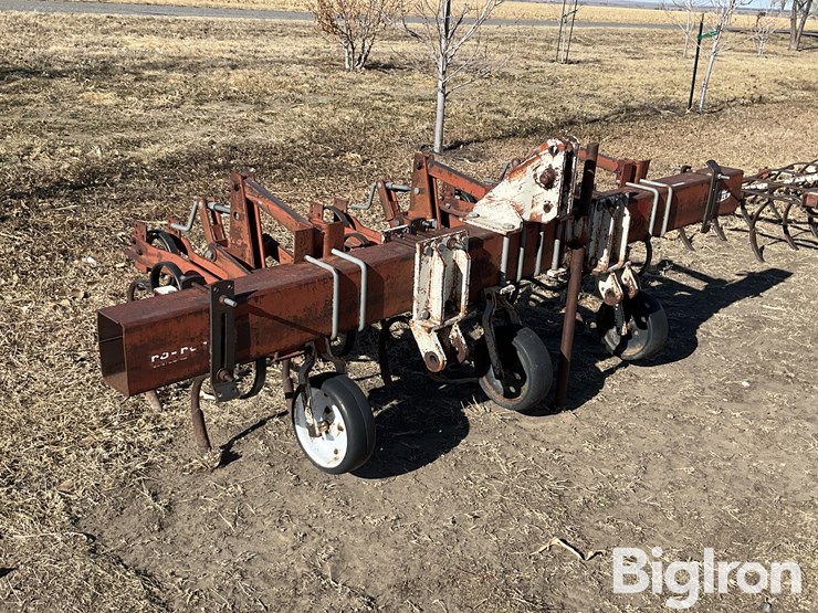 noble-2-row-s-tine-field-cultivator-image-3