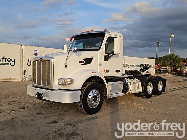 2020-peterbilt-567-image-1