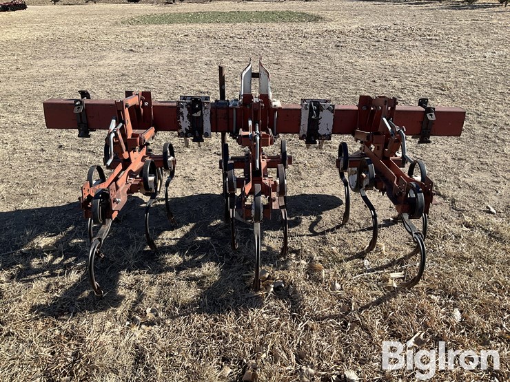 noble-2-row-s-tine-field-cultivator-image-6