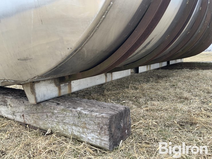 3300-gallon-horizontal-stainless-steel-fertilizer-tank-image-15