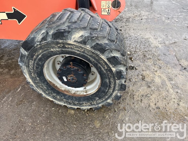 2013-jlg-800aj-image-9