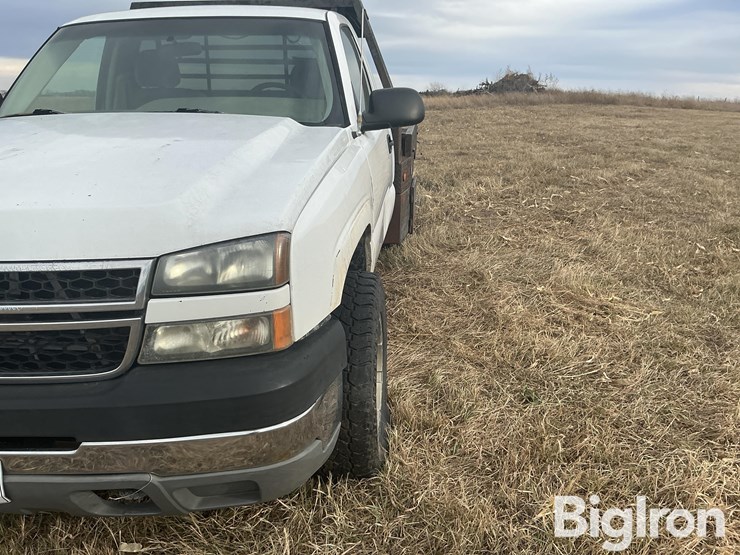 2005-chevrolet-silverado-2500-image-9