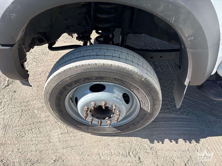 2017-ford-f550-image-24