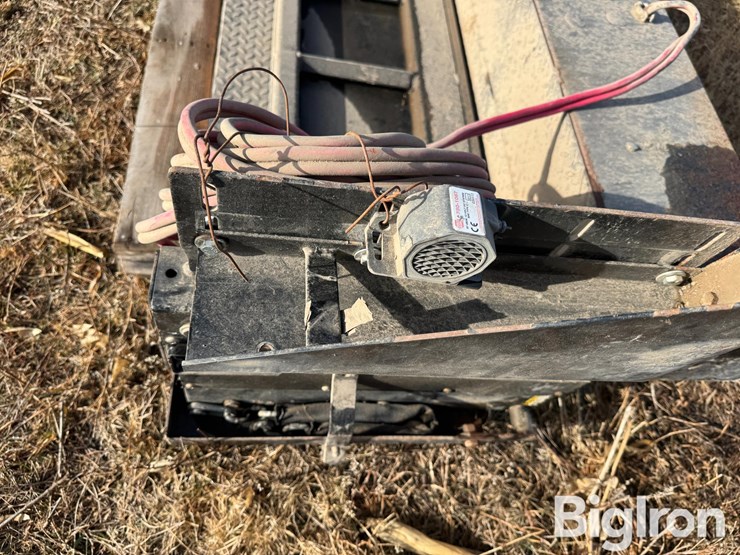 tommy-gate-tailgate-lift-image-12