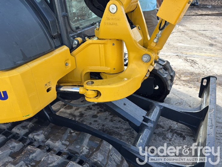 2023-komatsu-pc55mr-image-15