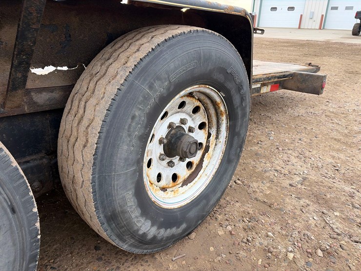 2018-dct-21-ft.-tilt-bed-trailer-image-10