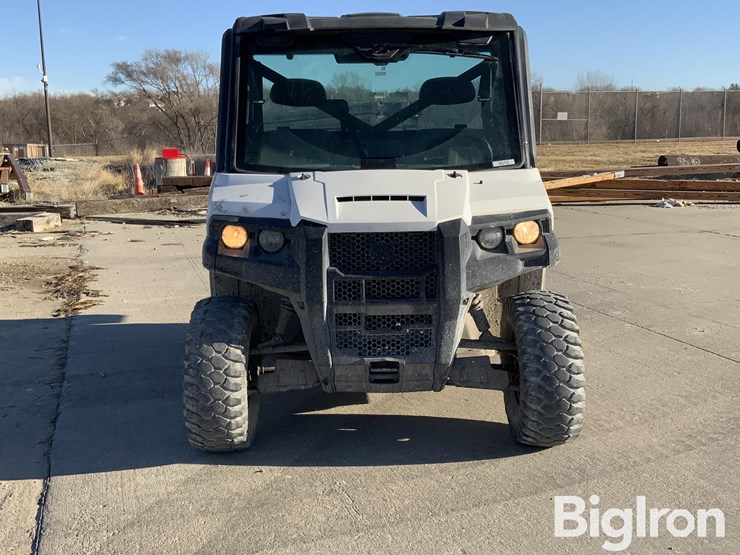 2020-bobcat-uv34-image-2