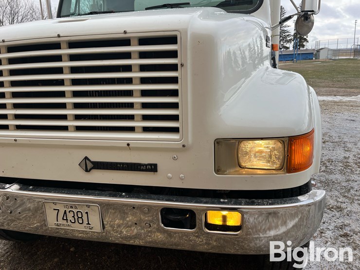 2000-international-4900-image-11