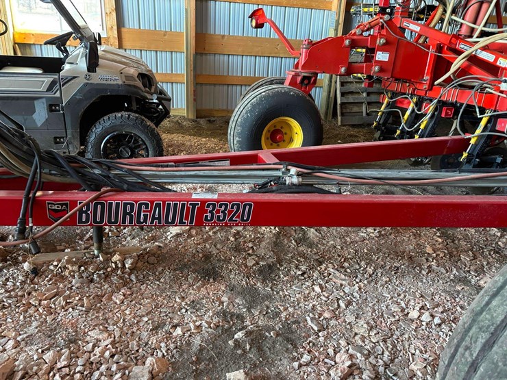2014-bourgault-7700-image-1