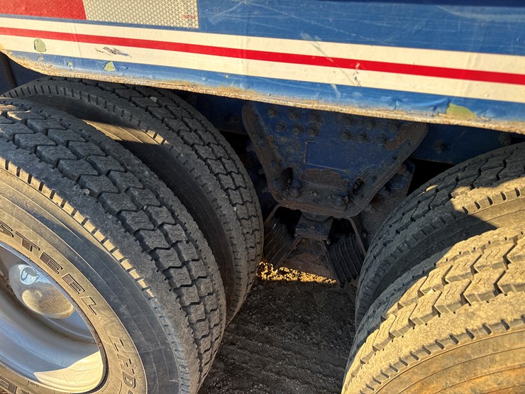 2006-peterbilt-357-image-25