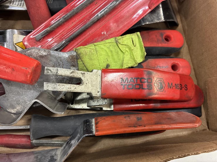 #115303-•-box-of-misc-body-tools-image-5