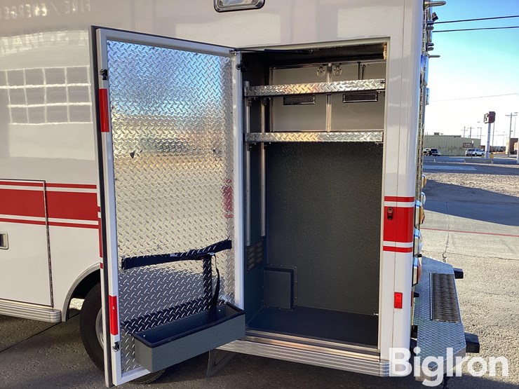 2010-ford-e450-image-16