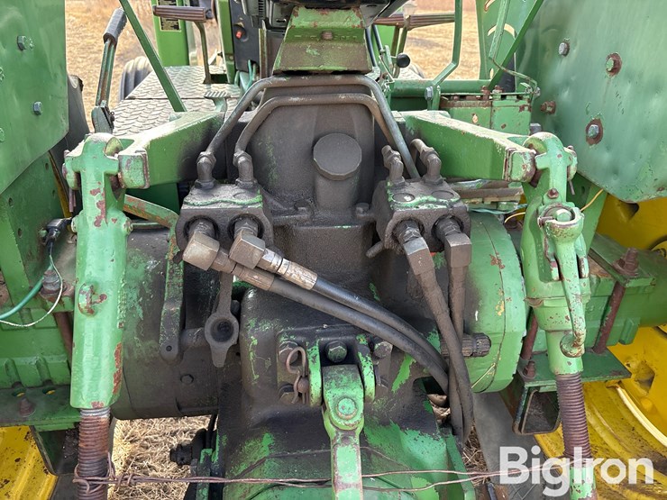 1979-john-deere-2840-image-17