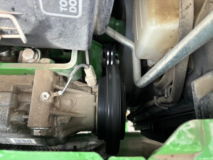 john-deere-3033r-image-51