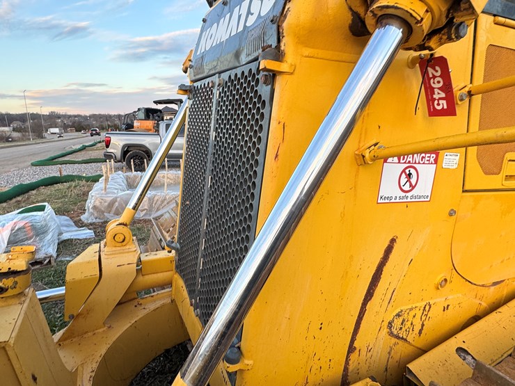 komatsu-d65px-image-41