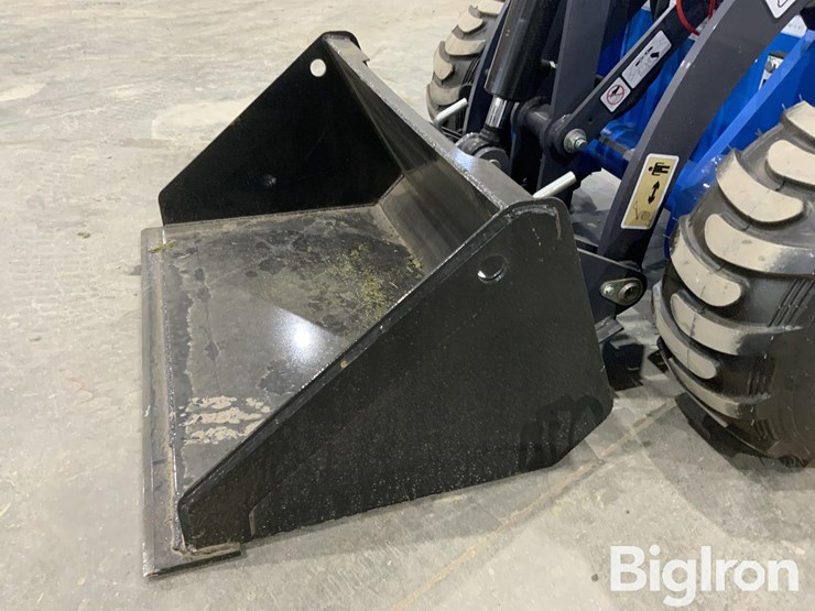 2025-agt-mx-mrw14-stand-on-mini-skid-steer-loader-image-12