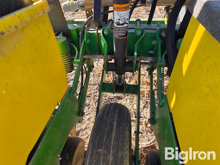 john-deere-1750-image-12