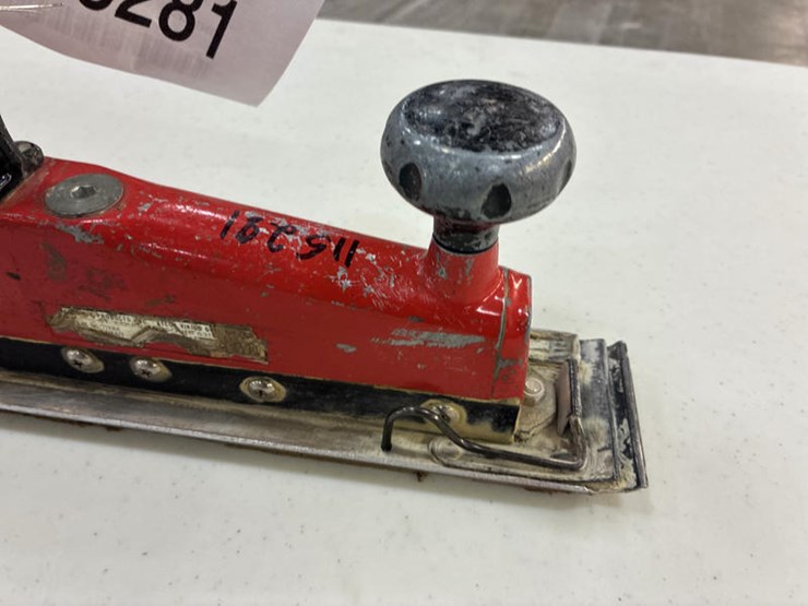 #115281-•-air-sander-image-2