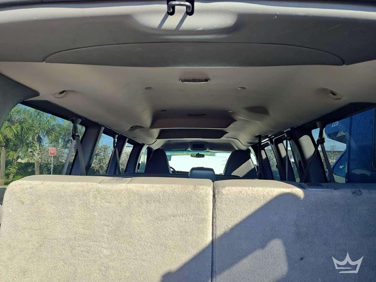 2015-chevrolet-express-2500-image-22