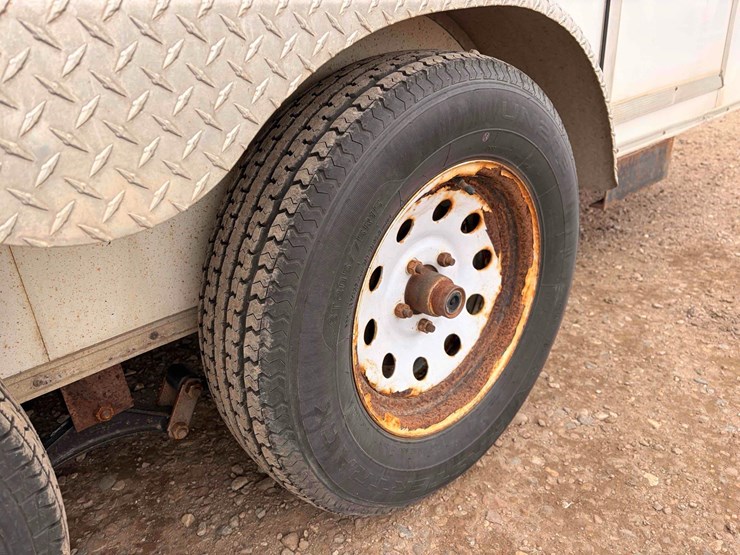 2012-carry-on-enclosed-trailer-image-14