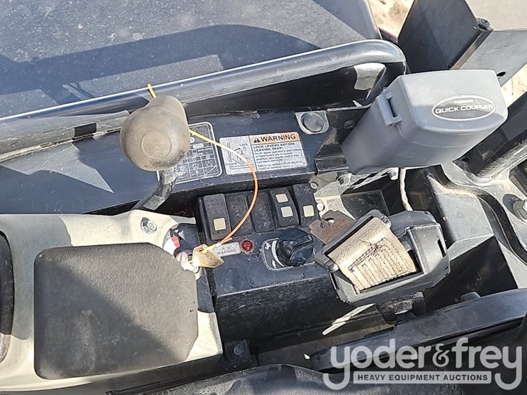 2021-yanmar-vio25-image-35