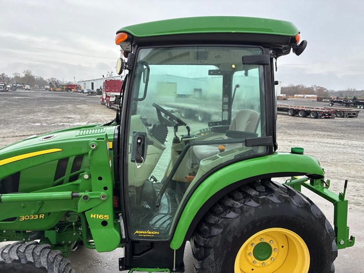 john-deere-3033r-image-31