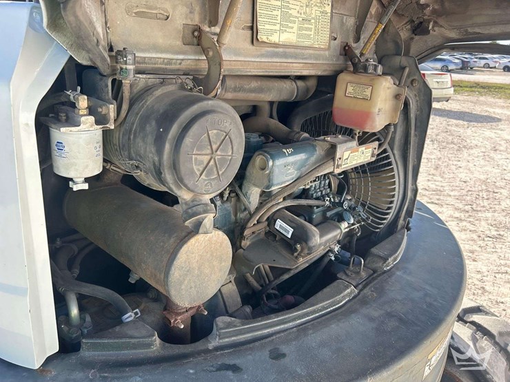 2011-bobcat-e50m-mini-excavator-image-8