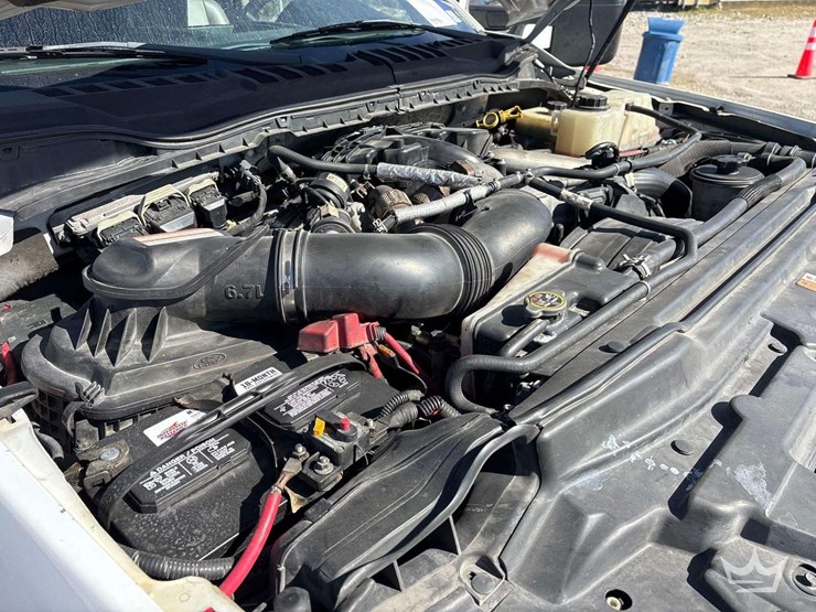 2017-ford-f550-image-10