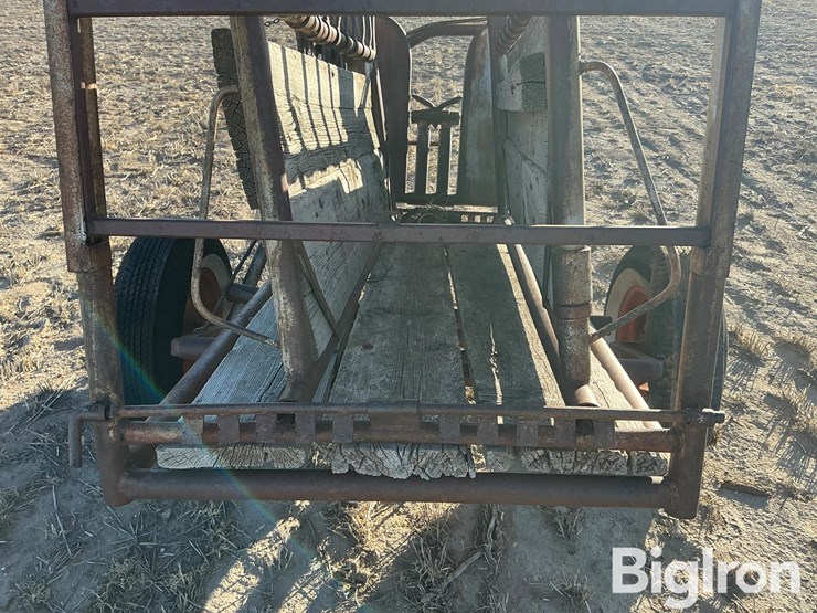 portable-squeeze-chute-image-16