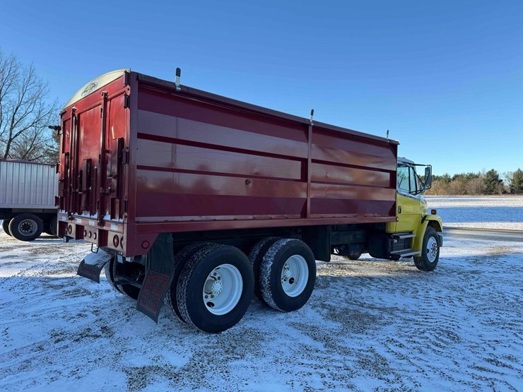 1984-freightliner-fl70-image-5