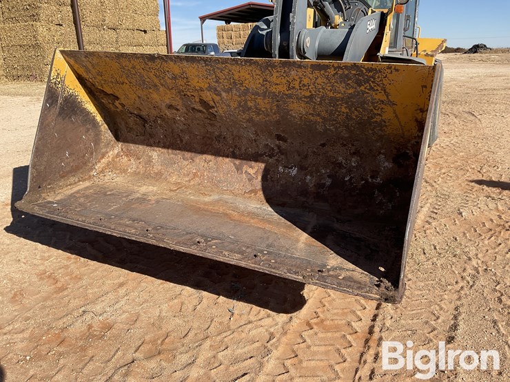 2013-deere-544k-image-9