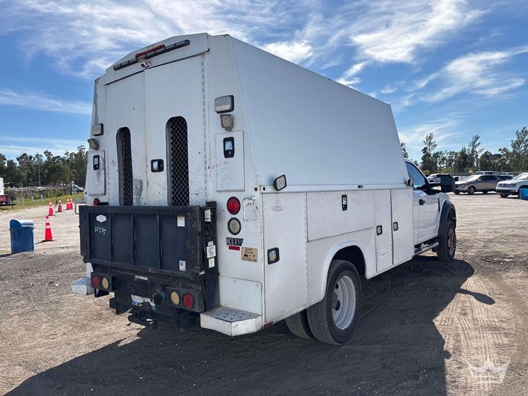 2017-ford-f550-image-3