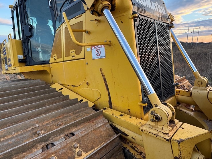 komatsu-d65px-image-29