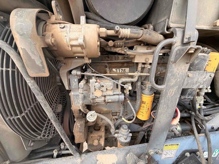 2005-challenger-55-track-tractor-image-28