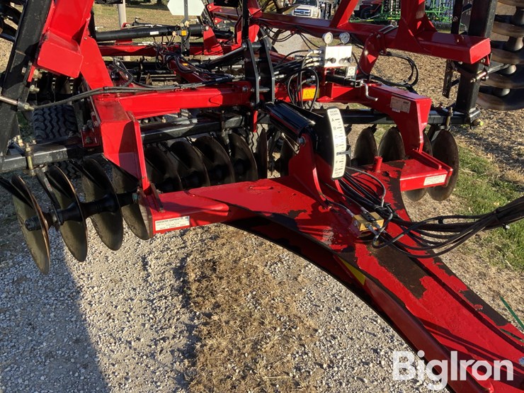 2020-case-ih-345-image-11