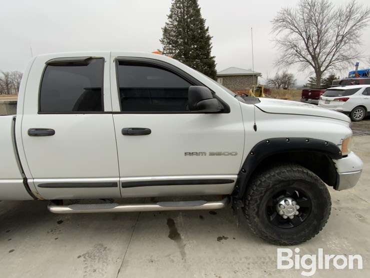 2004-dodge-ram-3500-image-19