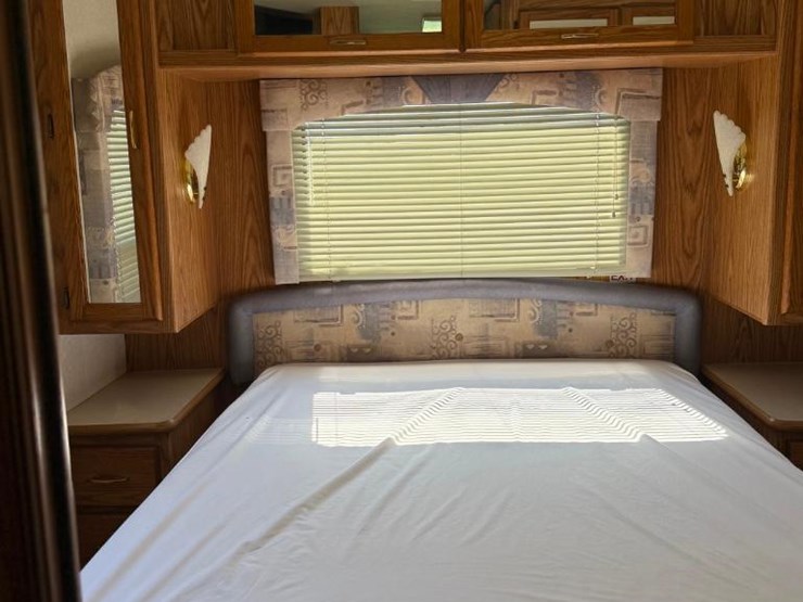 2001-damon-seabreeze-motorhome-image-14