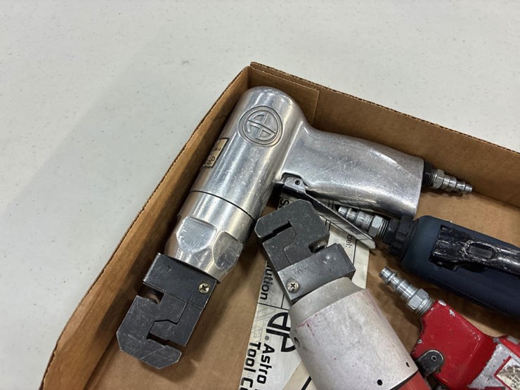 #115299-•-assortment-air-tools-image-5