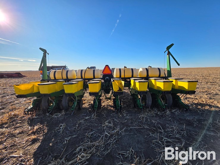 john-deere-1750-image-6