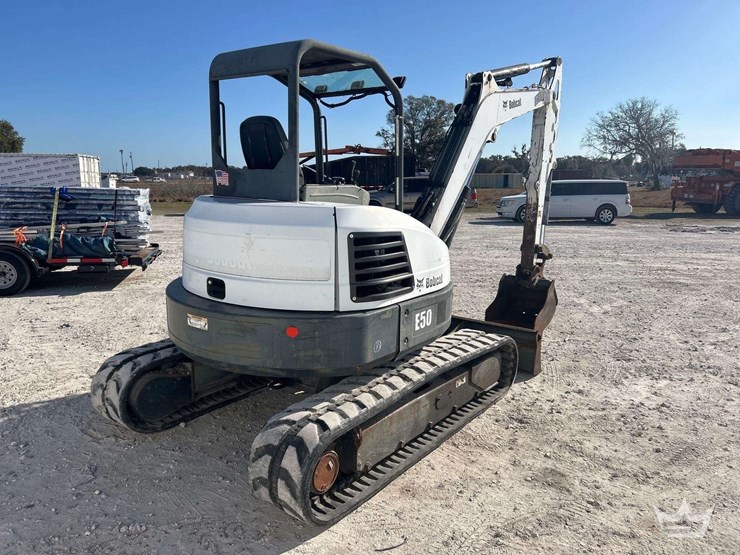 2011-bobcat-e50m-mini-excavator-image-3