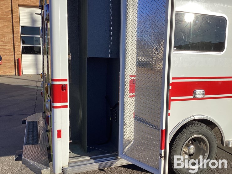 2010-ford-e450-image-18