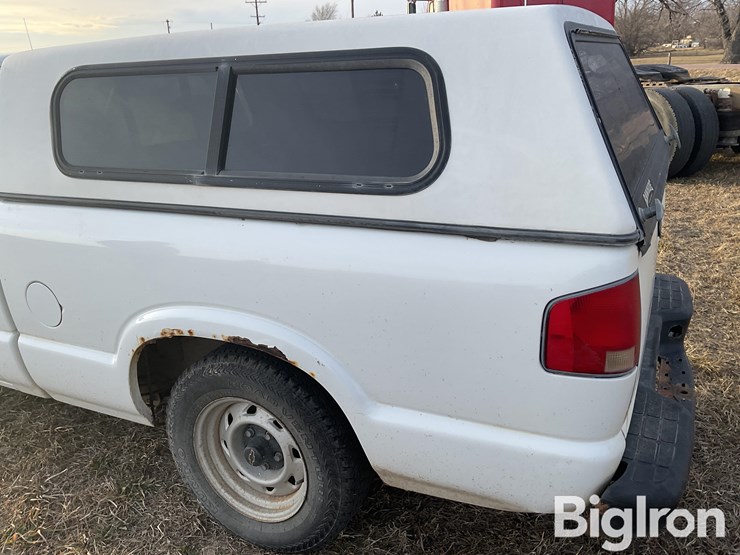 2002-chevrolet-s10-image-18