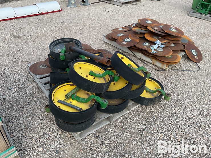 john-deere-8-image-3