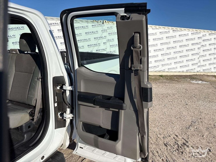 2015-ford-f150-image-25