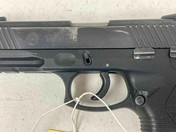 taurus-pistol-image-9