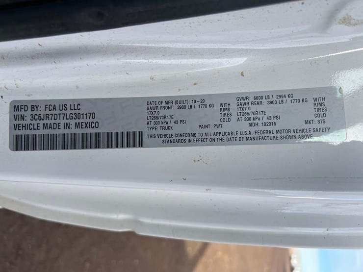 2020-ram-1500-classic-image-5