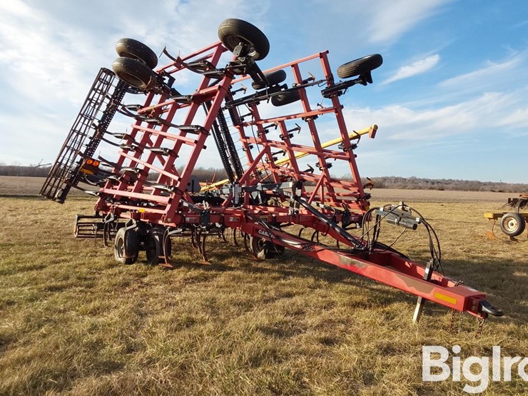 2011-case-ih-200-image-3