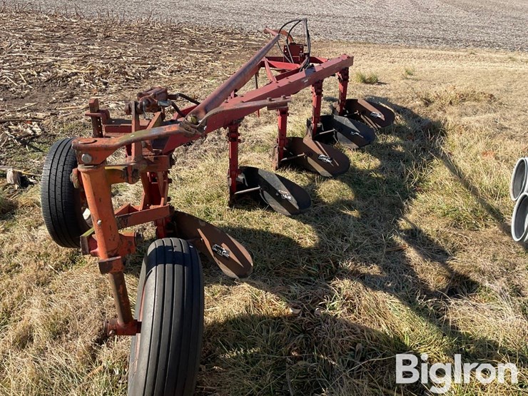 international-550-image-6