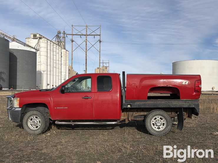 2007-chevrolet-silverado-2500-image-8